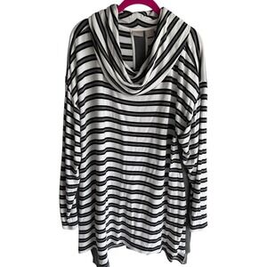 CHICO'S ZENERGY Black, White and Gray Side-Split Ladies Cowl Neck Tunic, 16/18